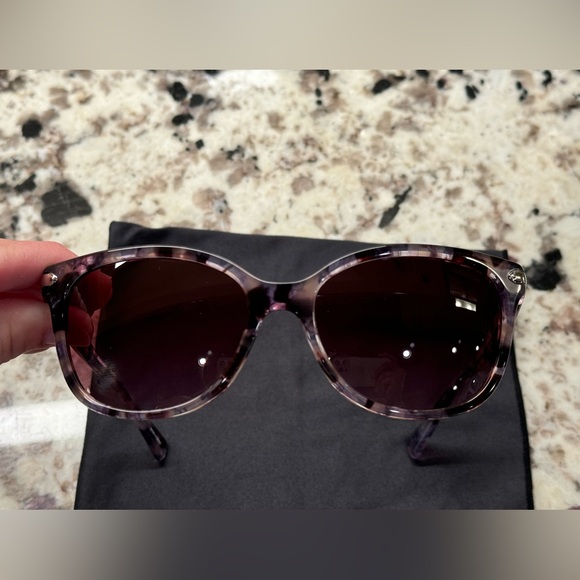 Brand NWOT COACH HC8132 L109 Sunglasses 🕶️ - Picture 6 of 16